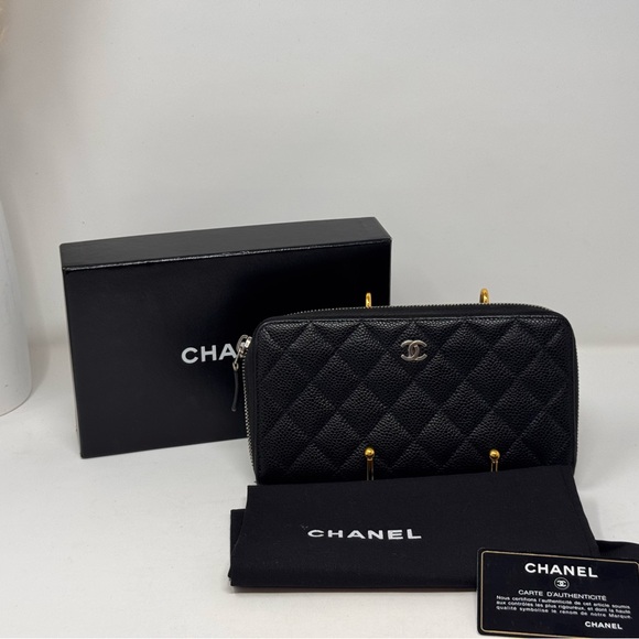CHANEL Handbags - 💯Authentic CHANEL Black Caviar Quilted Gusset zippy Wallet SHW